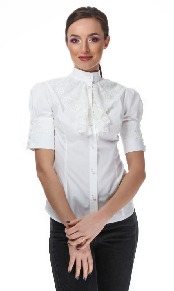 Camasa alba cu maneca pana deasupra cotului